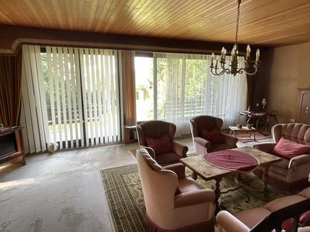 Wohnzimmer - Einfamilienhaus in 97688 Bad Kissingen mit 230m² kaufen