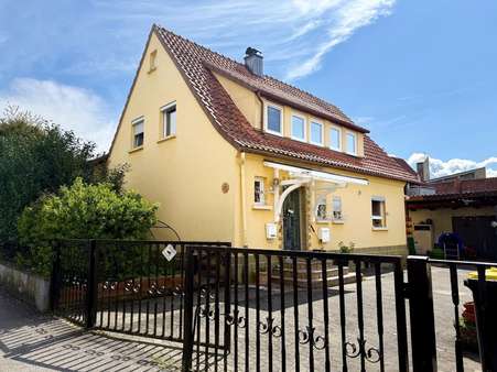 Außenansicht - Mehrfamilienhaus in 97616 Bad Neustadt mit 220m² kaufen