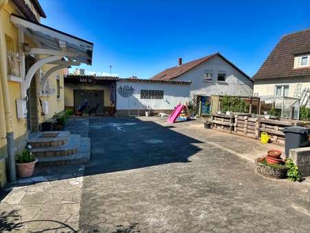 Hof - Mehrfamilienhaus in 97616 Bad Neustadt mit 220m² kaufen