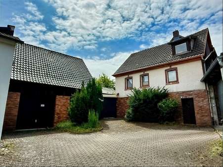 Außenansicht Außenansicht - Einfamilienhaus in 97650 Fladungen mit 137m² kaufen