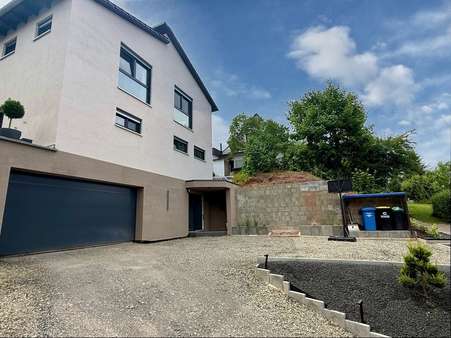 Außenansicht Außenansicht - Einfamilienhaus in 97616 Bad Neustadt mit 169m² kaufen