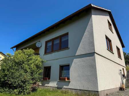 Außenansicht Außenansicht - Zweifamilienhaus in 97657 Sandberg mit 180m² kaufen