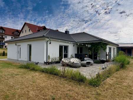 Außenansicht Außenansicht - Einfamilienhaus in 97640 Stockheim mit 120m² kaufen