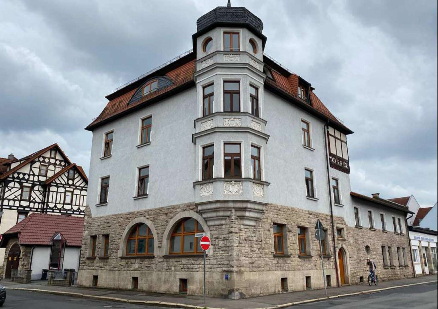 Hausansicht Hausansicht - Erdgeschosswohnung in 98617 Meiningen mit 36m² mieten