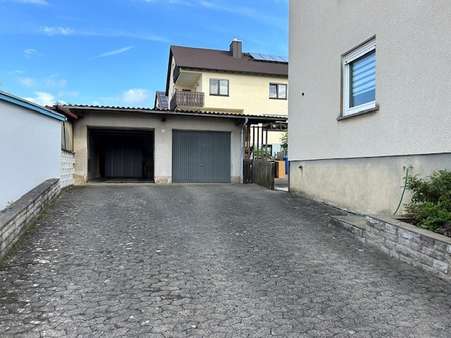 Doppelgarage - Mehrfamilienhaus in 97616 Bad Neustadt mit 186m² kaufen