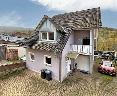 Das Wohnhaus - Zweifamilienhaus in 63928 Eichenbühl mit 223m² kaufen