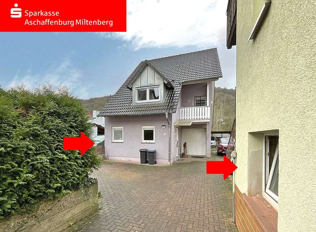Hofeinfahrt mit beiden Häusern Hofeinfahrt mit beiden Häusern - Zweifamilienhaus in 63928 Eichenbühl mit 223m² kaufen