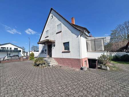 Ansicht Eingang - Doppelhaushälfte in 63906 Erlenbach mit 120m² kaufen