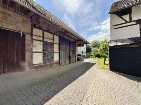 Hof Hof - Zweifamilienhaus in 97896 Freudenberg, Ebenheid mit 205m² kaufen