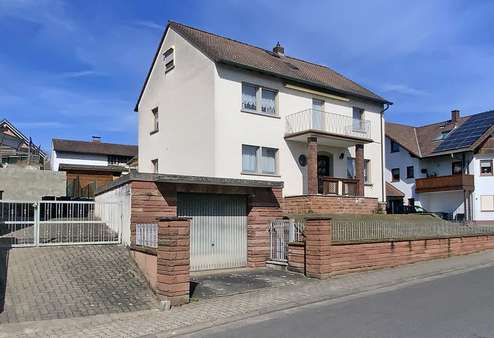 Außenansicht - Zweifamilienhaus in 63834 Sulzbach mit 159m² kaufen