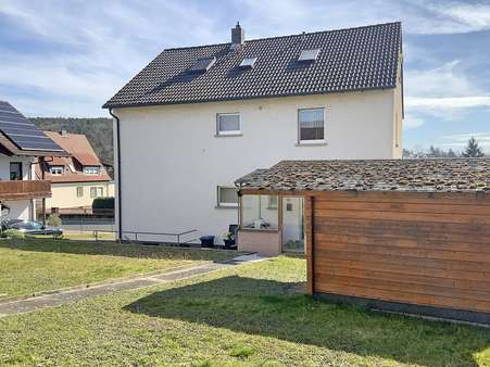 Gartenansicht - Zweifamilienhaus in 63834 Sulzbach mit 159m² kaufen