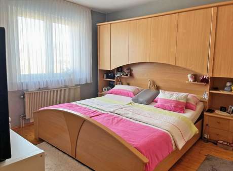 Schlafzimmer im Keller - Zweifamilienhaus in 63856 Bessenbach mit 168m² kaufen