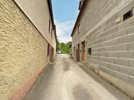 Hofzufahrt - Einfamilienhaus in 63916 Amorbach mit 110m² kaufen