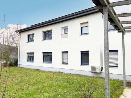 Seitenansicht Bürotrakt - Werkstatt in 63857 Waldaschaff mit 1310m² kaufen