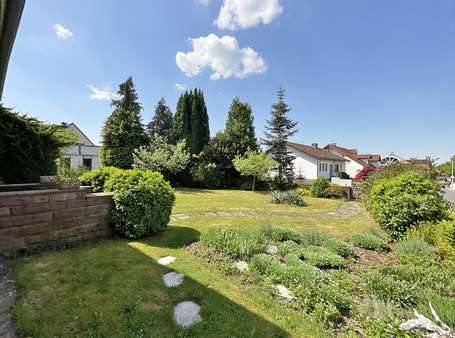 Vorgarten - Einfamilienhaus in 63906 Erlenbach mit 155m² kaufen
