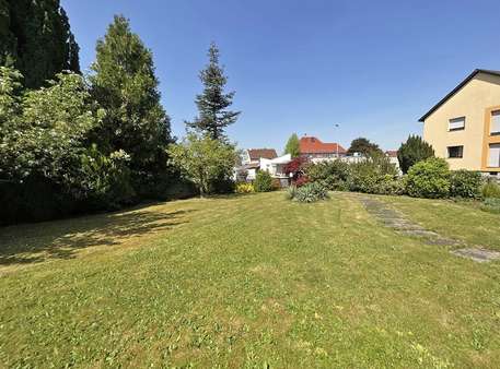 Vorgarten - Einfamilienhaus in 63906 Erlenbach mit 155m² kaufen