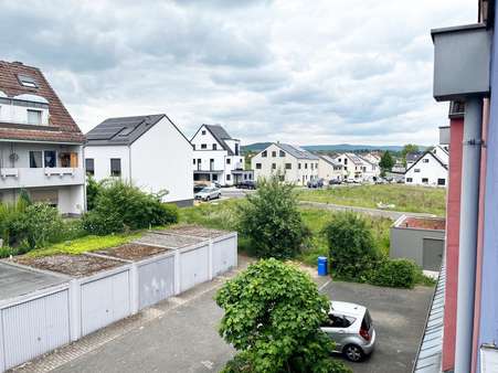 Blick Richtung Neubaugebiet Blick Richtung Neubaugebiet - Maisonette-Wohnung in 63773 Goldbach mit 91m² kaufen
