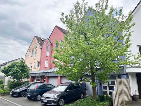 Straßenansicht Straßenansicht - Maisonette-Wohnung in 63773 Goldbach mit 91m² kaufen
