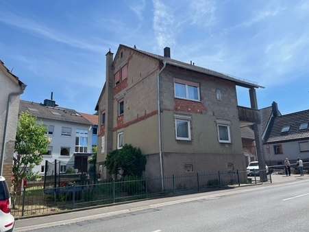 Straßensicht Straßensicht - Zweifamilienhaus in 63776 Mömbris mit 190m² kaufen