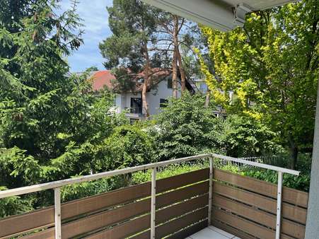 Blick ins Grüne vom Balkon - Erdgeschosswohnung in 63741 Aschaffenburg mit 75m² kaufen