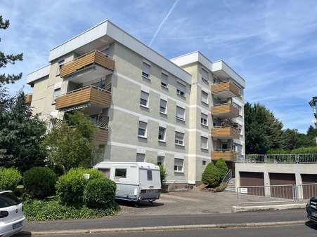 Straßenansicht - Erdgeschosswohnung in 63741 Aschaffenburg mit 75m² kaufen