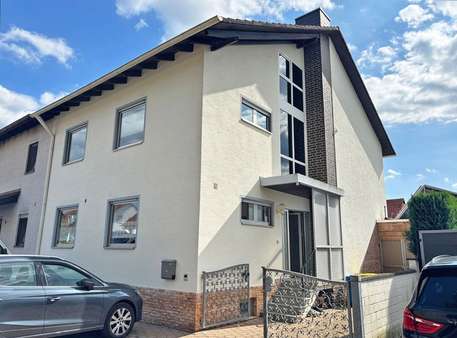 Straßenansicht Straßenansicht - Einfamilienhaus in 63743 Aschaffenburg mit 180m² kaufen