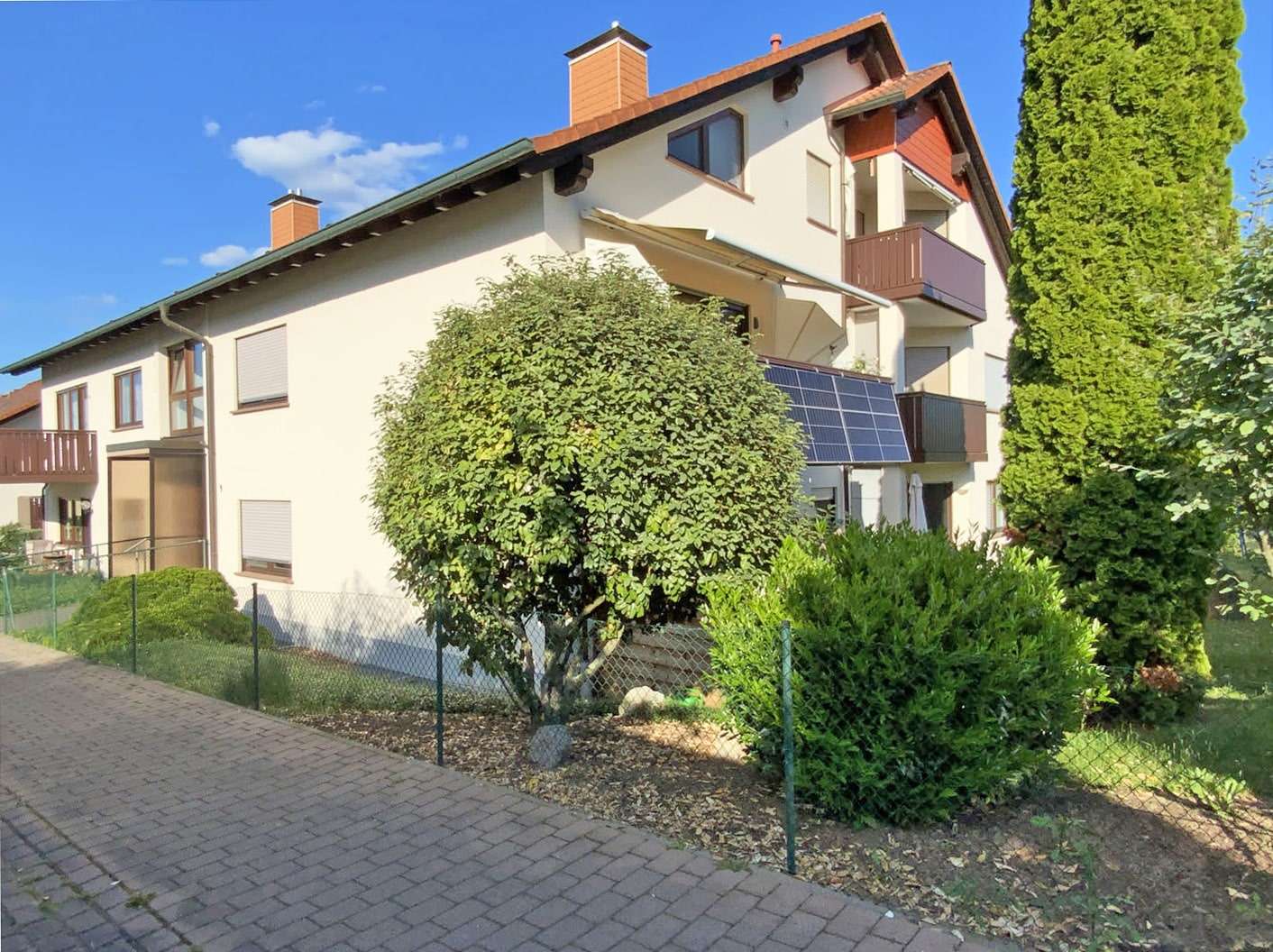 Straßenansicht - Dachgeschosswohnung in 63939 Wörth mit 84m² kaufen