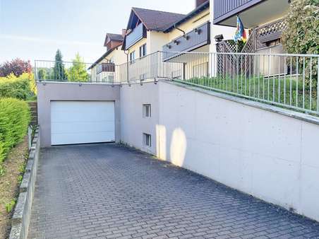 Tiefgaragenzufahrt - Dachgeschosswohnung in 63939 Wörth mit 84m² kaufen