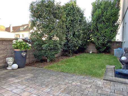 Terrasse und Garten Terrasse und Garten - Erdgeschosswohnung in 63785 Obernburg mit 112m² kaufen