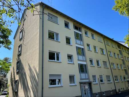 Straßenansicht - Etagenwohnung in 63739 Aschaffenburg mit 59m² kaufen