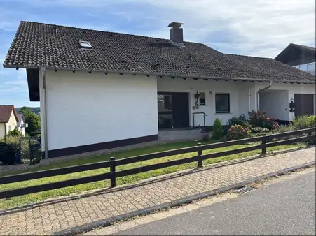 Großzügiges Wohnen in ruhiger Lage!