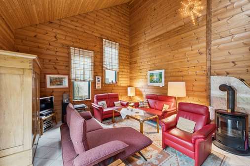 Wohnzimmer im Erdgeschoss Wohnzimmer im Erdgeschoss - Einfamilienhaus in 63933 Mönchberg, Schmachtenberg mit 180m² kaufen