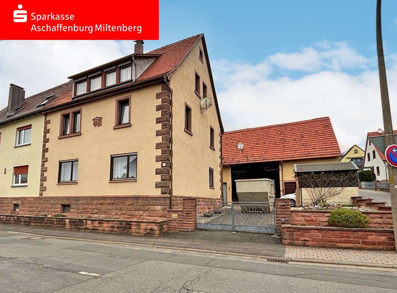 Außenansicht Außenansicht - Zweifamilienhaus in 97903 Collenberg mit 175m² kaufen