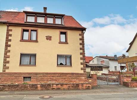 Straßenansicht Straßenansicht - Zweifamilienhaus in 97903 Collenberg mit 175m² kaufen