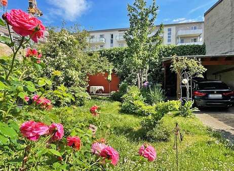 Garten mit Carport - Zweifamilienhaus in 63739 Aschaffenburg mit 208m² kaufen