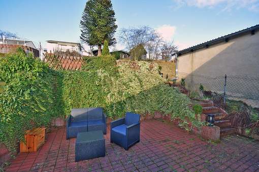 Große Terrasse - Zweifamilienhaus in 64750 Lützelbach mit 210m² kaufen