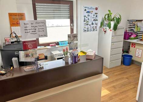 Empfang im Erdgeschoss Empfang im Erdgeschoss - Büro in 63755 Alzenau mit 103m² kaufen