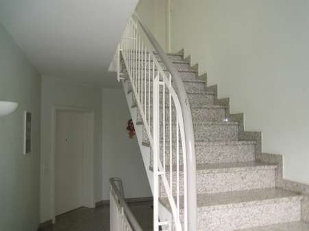 Treppenhaus - Etagenwohnung in 63755 Alzenau mit 102m² kaufen