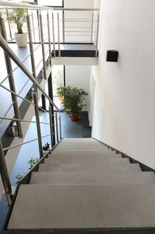 Treppenabgang - Werkstatt in 63856 Bessenbach mit 857m² kaufen
