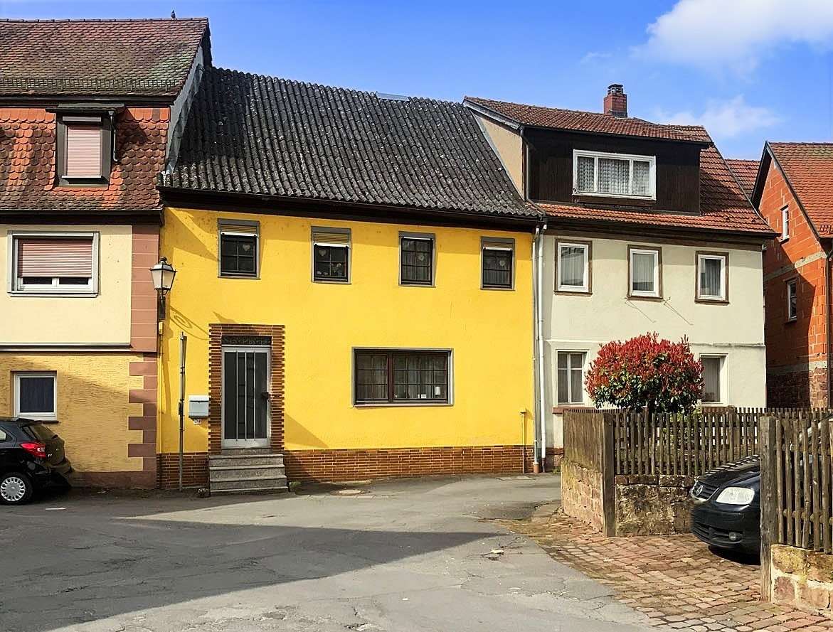 Straßenansicht - Reihenmittelhaus in 63916 Amorbach mit 80m² kaufen