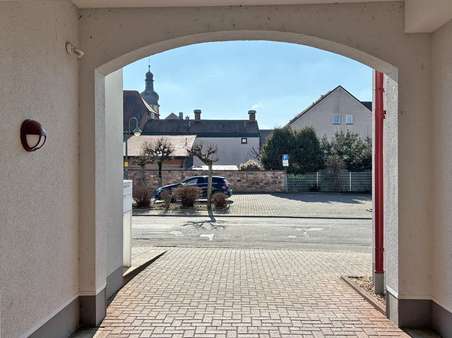 Weg zum Eingangsbereich - Büro in 63820 Elsenfeld mit 146m² kaufen