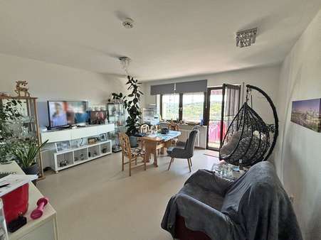 Wohnzimmer - Etagenwohnung in 63785 Obernburg mit 76m² kaufen