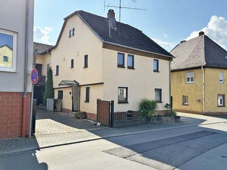 Straßenansicht - Einfamilienhaus in 63820 Elsenfeld mit 233m² kaufen