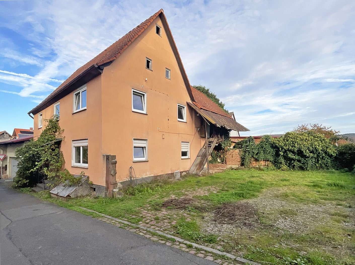 Außenansicht mit Garten - Einfamilienhaus in 63933 Mönchberg mit 120m² kaufen