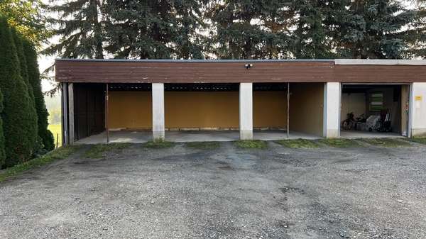 Kfz-Stellplatz Nr. 2 - Souterrain-Wohnung in 06679 Hohenmölsen mit 66m² kaufen