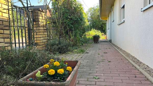 Weg zum Haus - Einfamilienhaus in 06667 Weißenfels mit 99m² kaufen