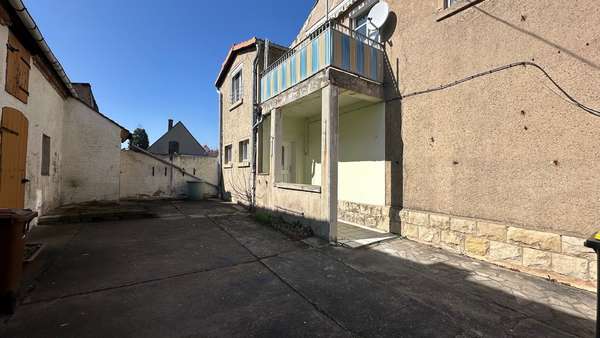 Blick zum Anbau und Eingang Blick zum Anbau und Eingang - Einfamilienhaus in 06636 Laucha mit 125m² kaufen