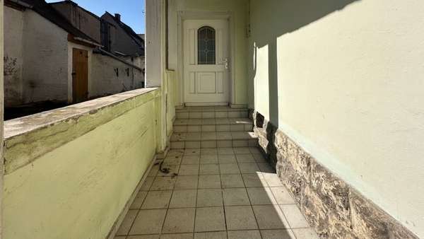 Hauseingang Hauseingang - Einfamilienhaus in 06636 Laucha mit 125m² kaufen