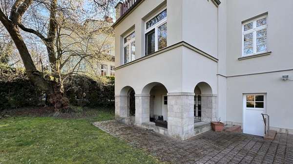 Hinteransicht - Villa in 06618 Naumburg mit 339m² kaufen