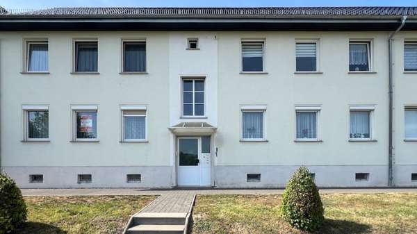 Erdgeschosswohnung in 06682 Teuchern mit 60m² kaufen